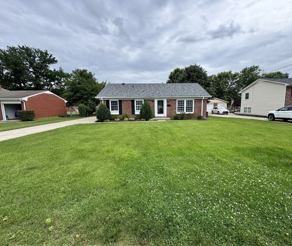 8016 Broadfern Dr - Photo 2 of 50
