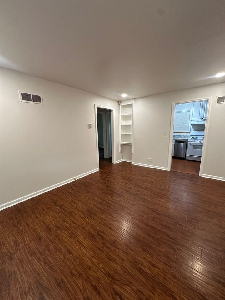 1055 Leyden St - Photo 2 of 8