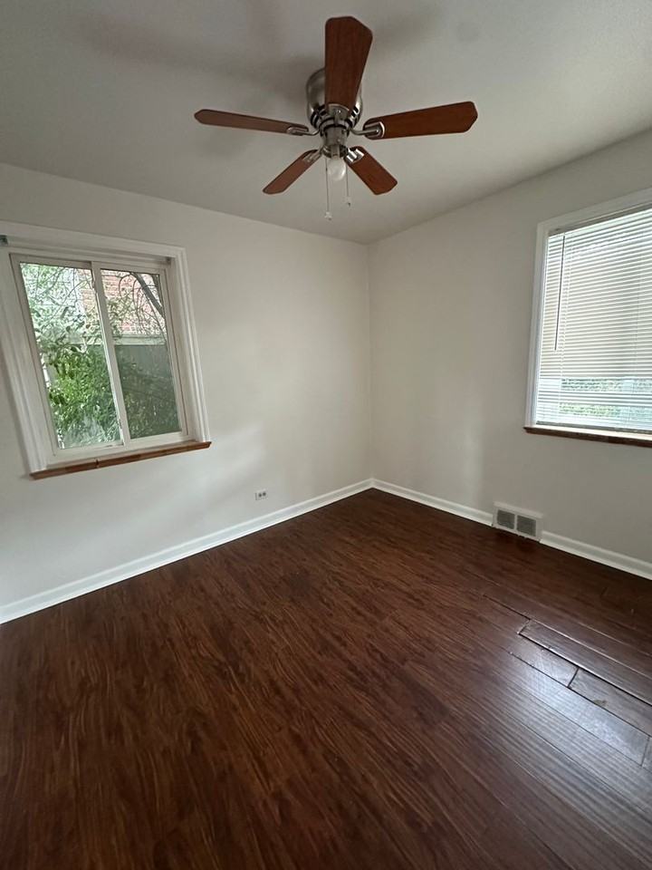 1055 Leyden St - Photo 6 of 8