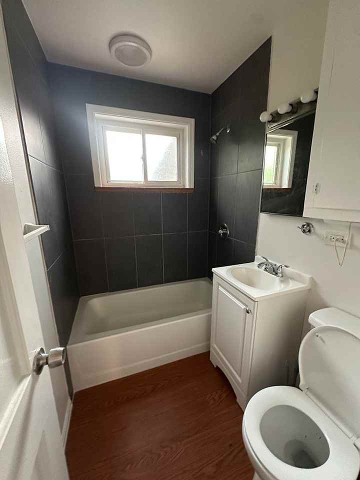 1055 Leyden St - Photo 7 of 8