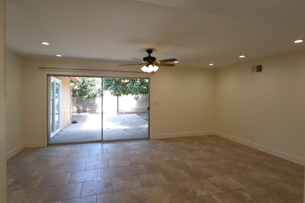 707 N College Dr - Photo 2 of 19