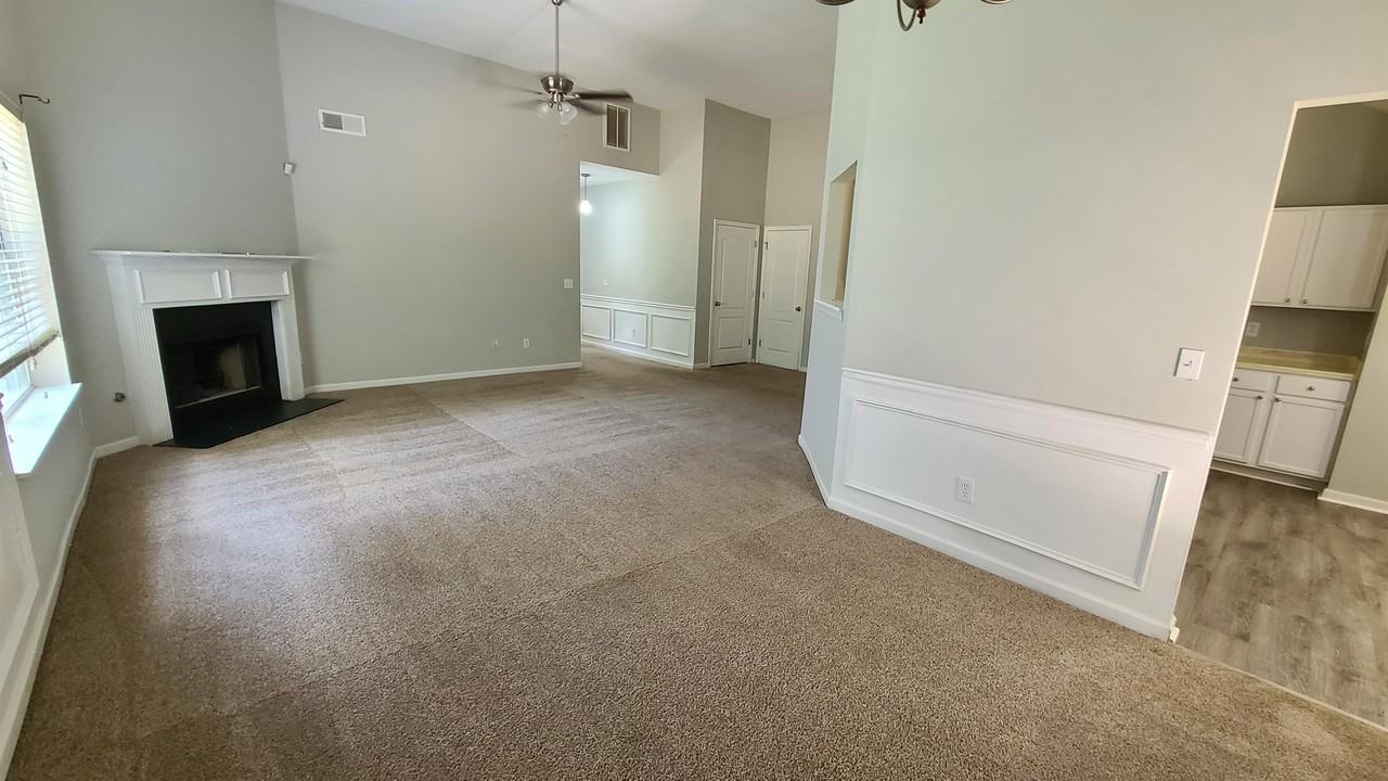 1593 Queen Elizabeth Dr #1 - Photo 2 of 18