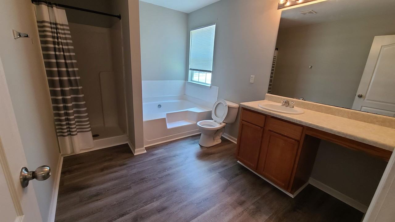 1593 Queen Elizabeth Dr #1 - Photo 6 of 18