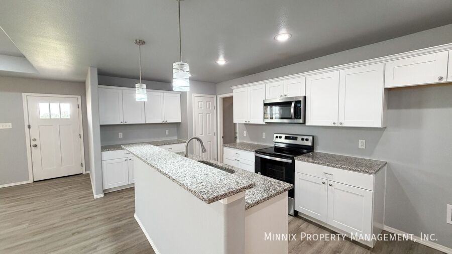 8532 11th St - Photo 2 of 17