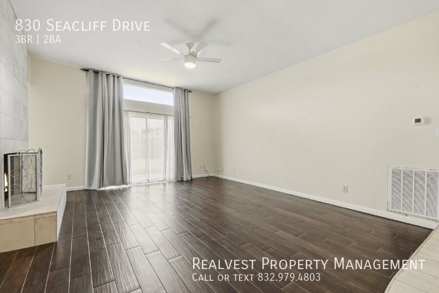 830 Seacliff Dr - Photo 5 of 18