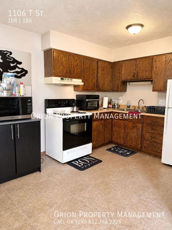 1106 T St - Photo 4 of 6