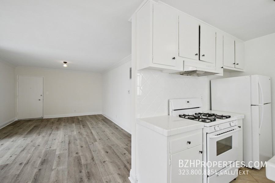 7540 Hampton Ave #206 - Photo 3 of 22