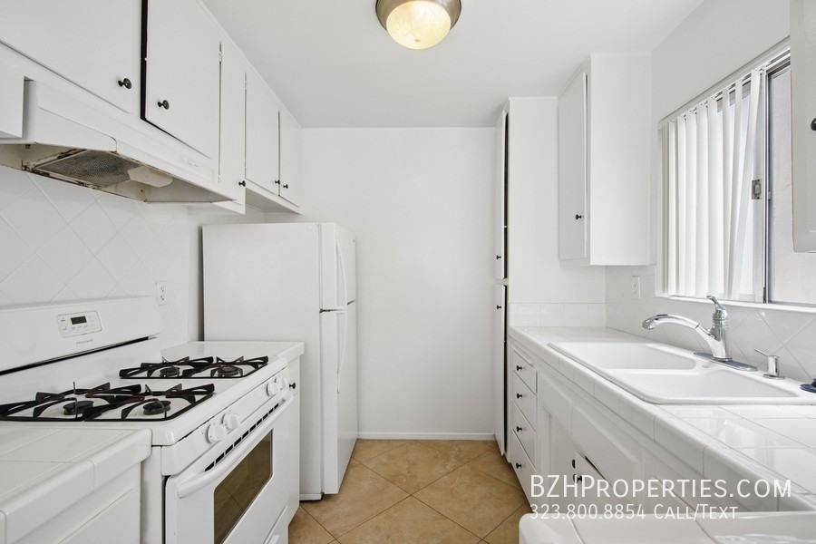 7540 Hampton Ave #206 - Photo 4 of 22