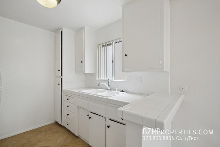 7540 Hampton Ave #206 - Photo 5 of 22