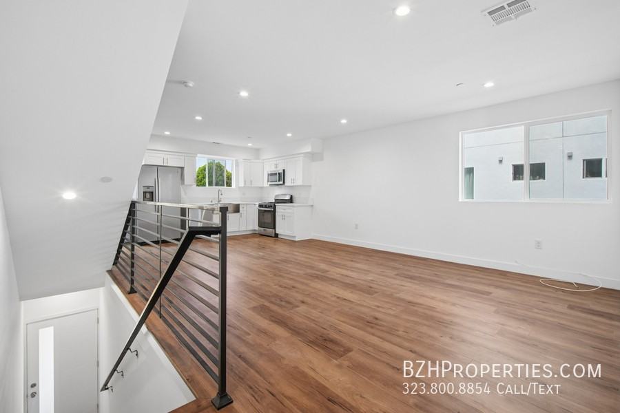 6334 1/2 Beck Ave - Photo 3 of 26