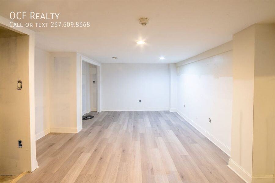 2504 S Broad St - Photo 4 of 11