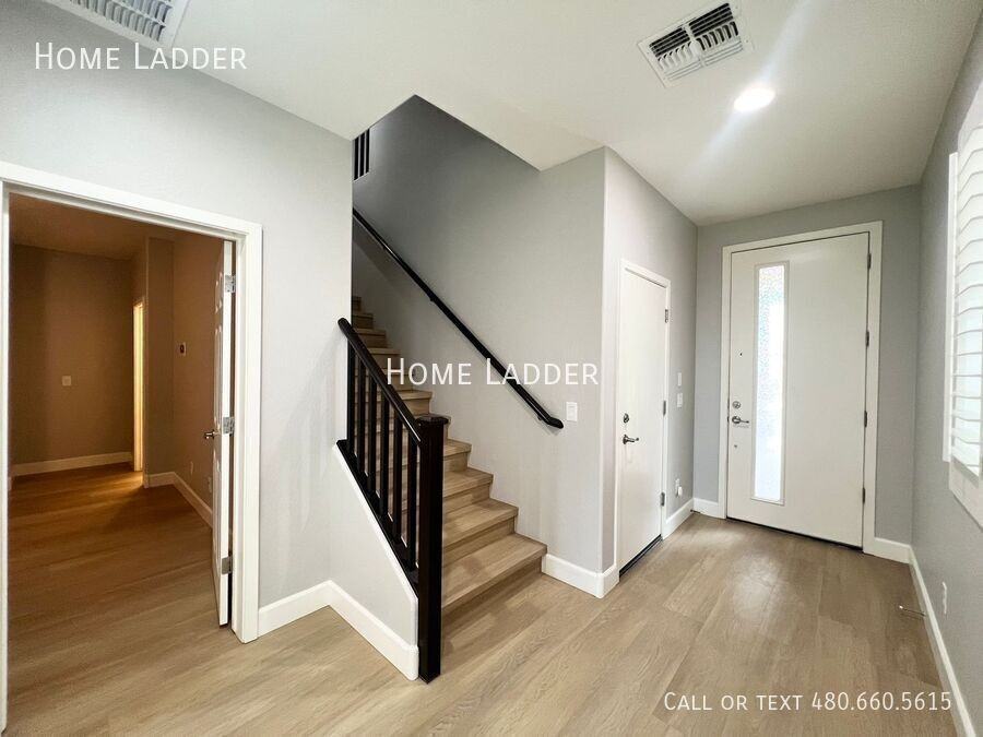 7055 W Jasper Dr - Photo 3 of 40