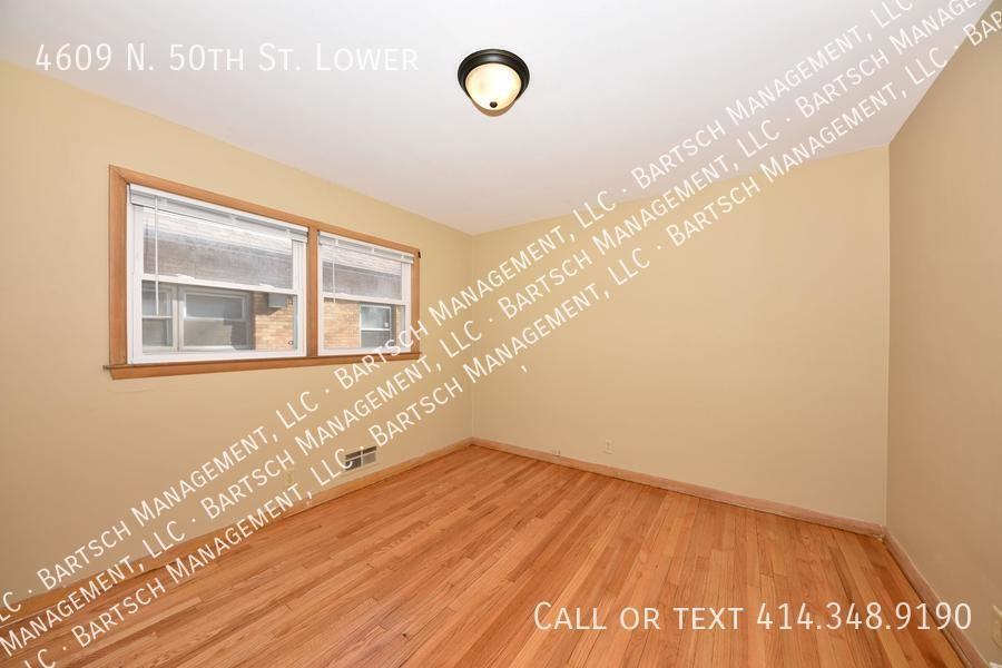 4609 N 50th St Lowr - Photo 4 of 6