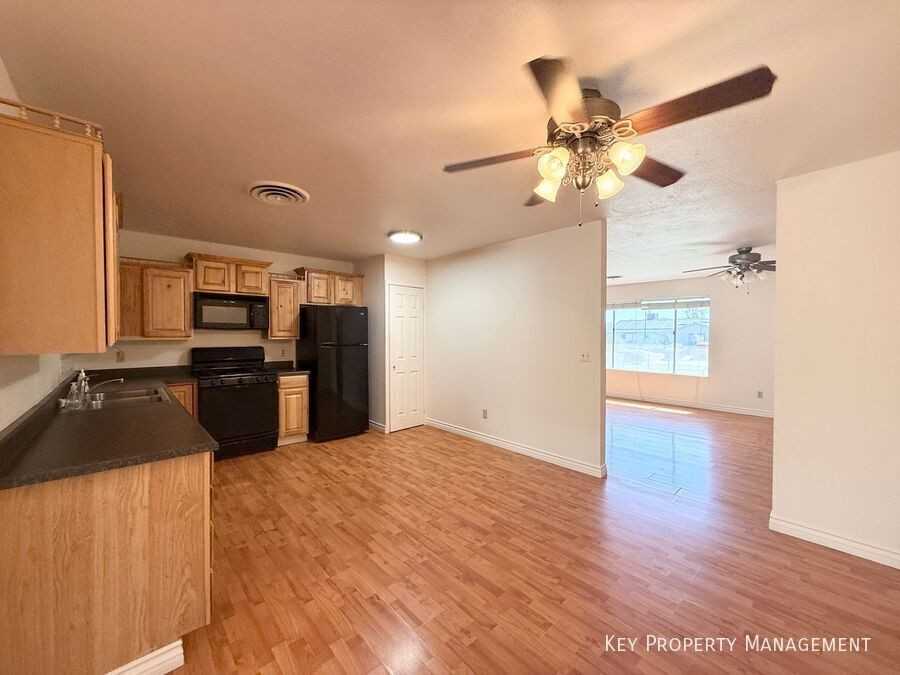 616 Greenway Rd - Photo 7 of 34