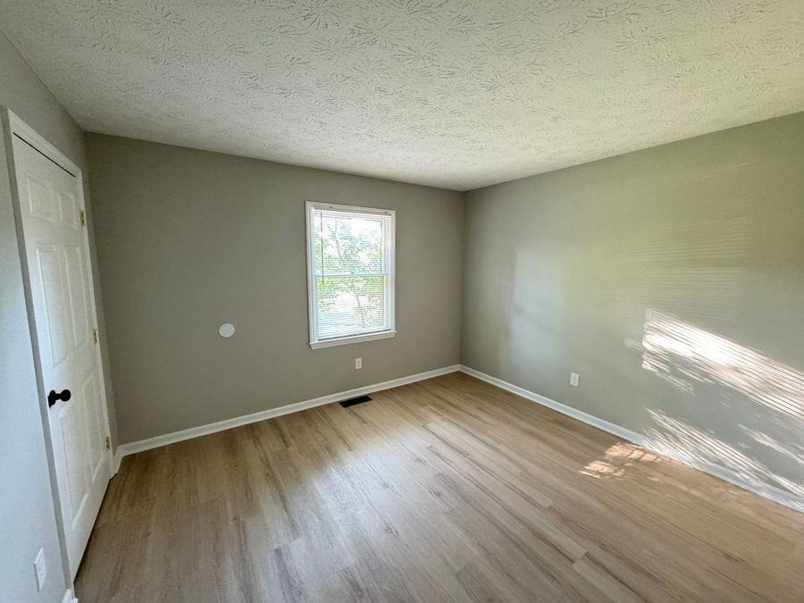 105 Aster Pl - Photo 3 of 42