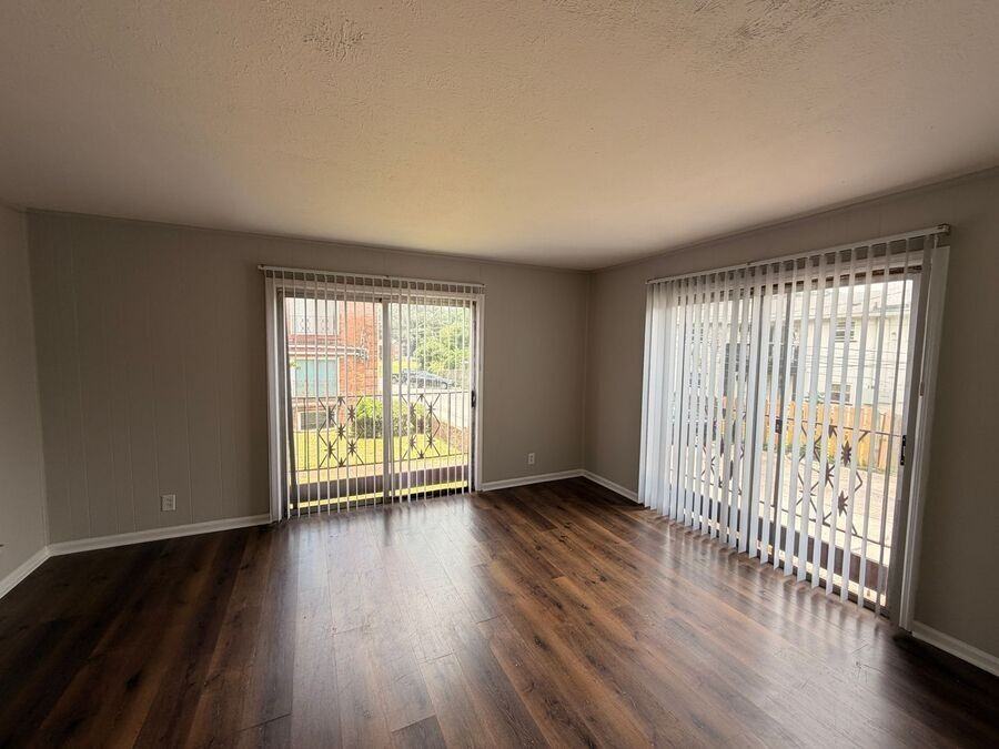 1708 Jennifer Rd #B - Photo 3 of 33