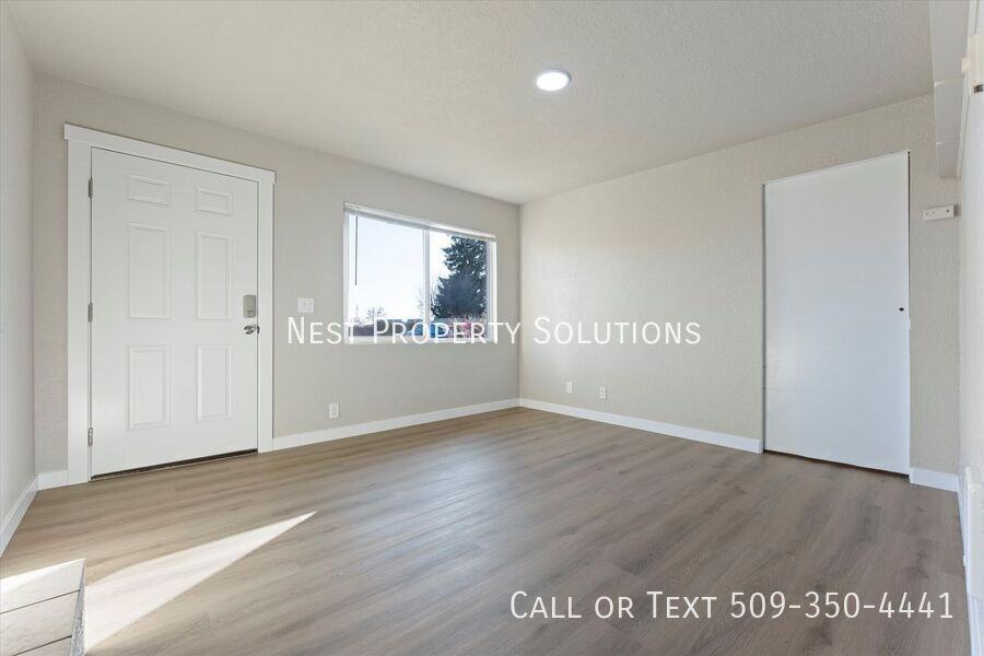 4460 Circle Pl Ne #2 - Photo 4 of 12