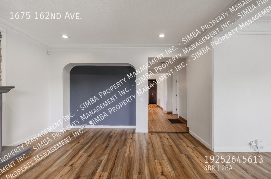 1675 162nd Ave - Photo 4 of 33