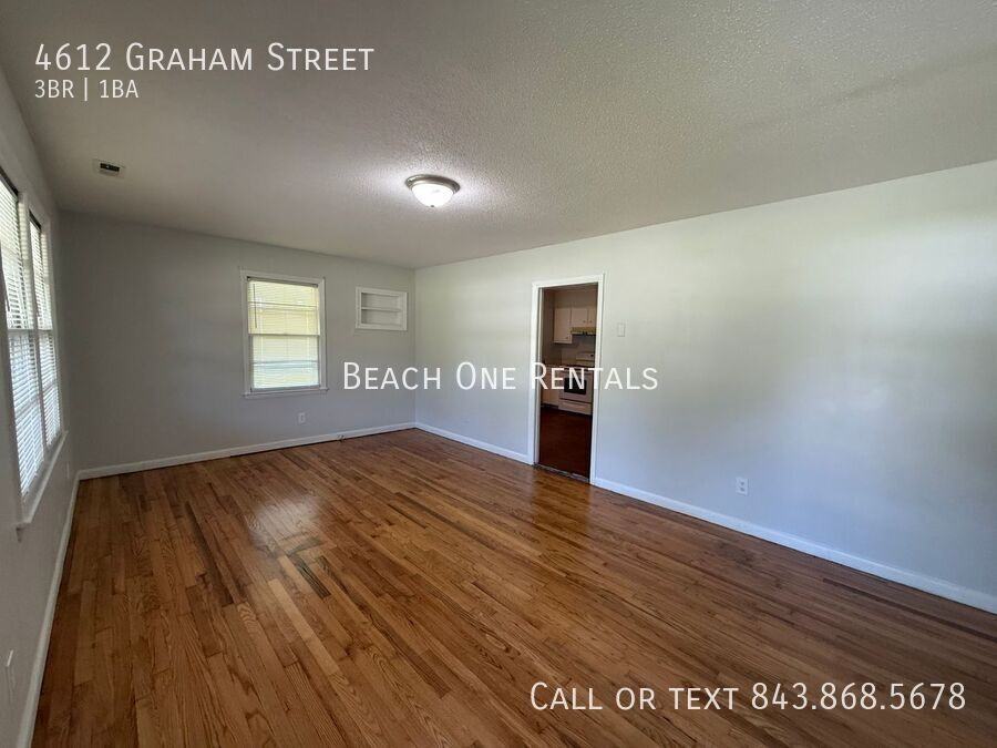 4612 Graham St - Photo 2 of 9