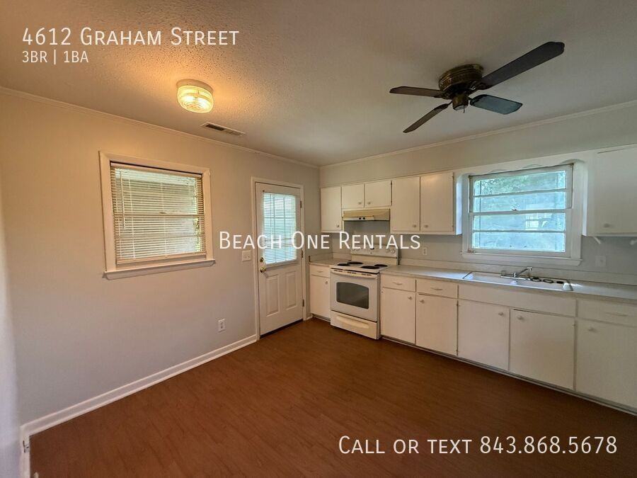 4612 Graham St - Photo 3 of 9