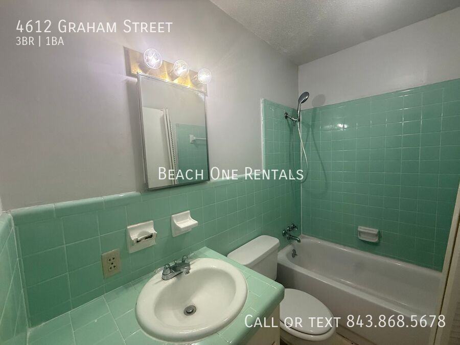 4612 Graham St - Photo 4 of 9