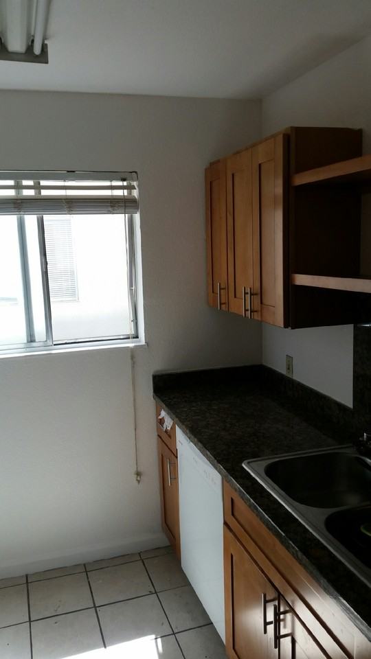 3118 College Ave #A - Photo 2 of 5