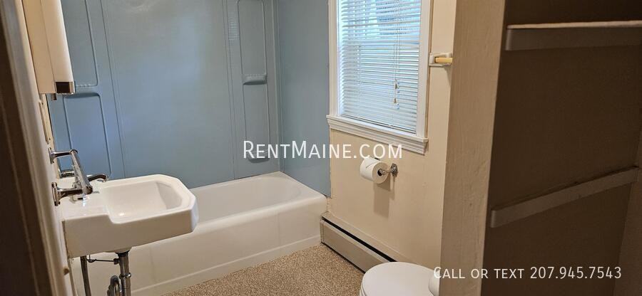 5 1/2 Hudson St - Photo 6 of 7