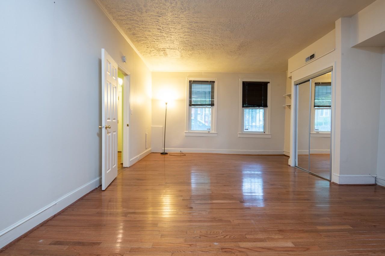 709 13th St Ne - Photo 4 of 23