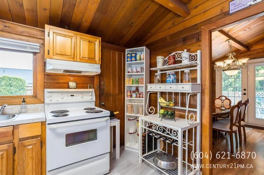 2853 Mccallum Rd - Photo 5 of 30