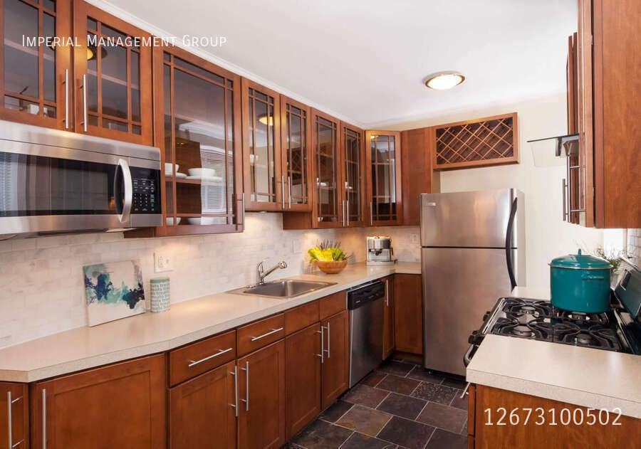 6600 Lincoln Dr #D9 - Photo 4 of 21