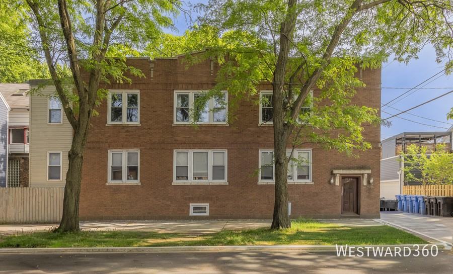 2239 W Cornelia Ave #1