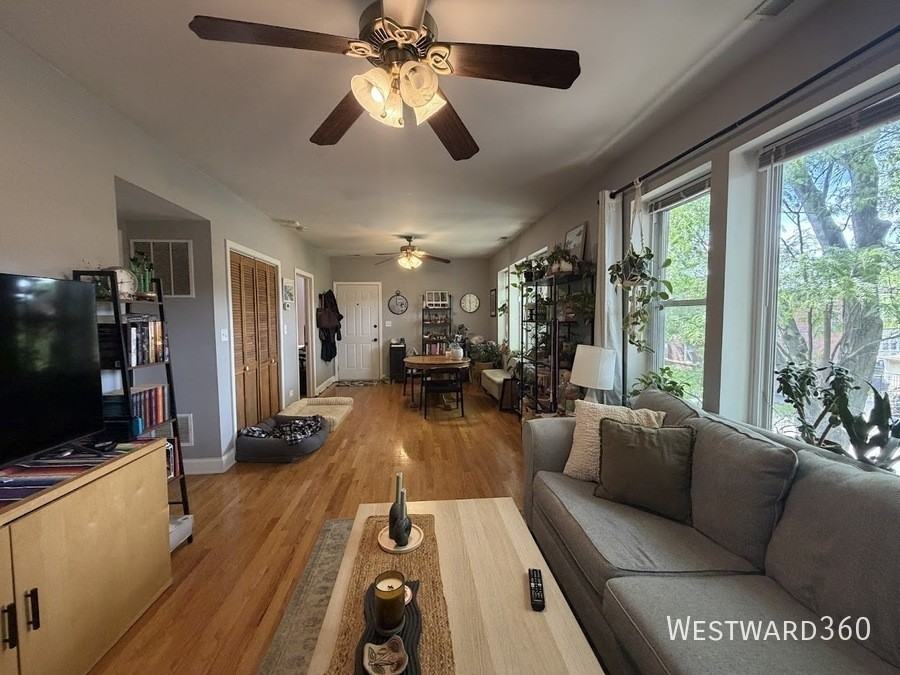 2239 W Cornelia Ave #1 - Photo 3 of 28