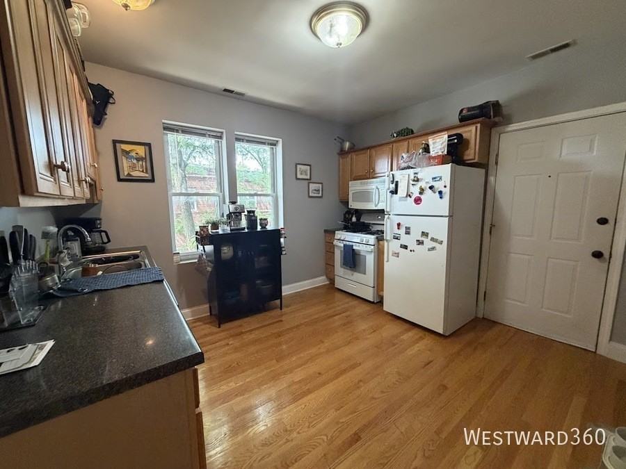 2239 W Cornelia Ave #1 - Photo 4 of 28