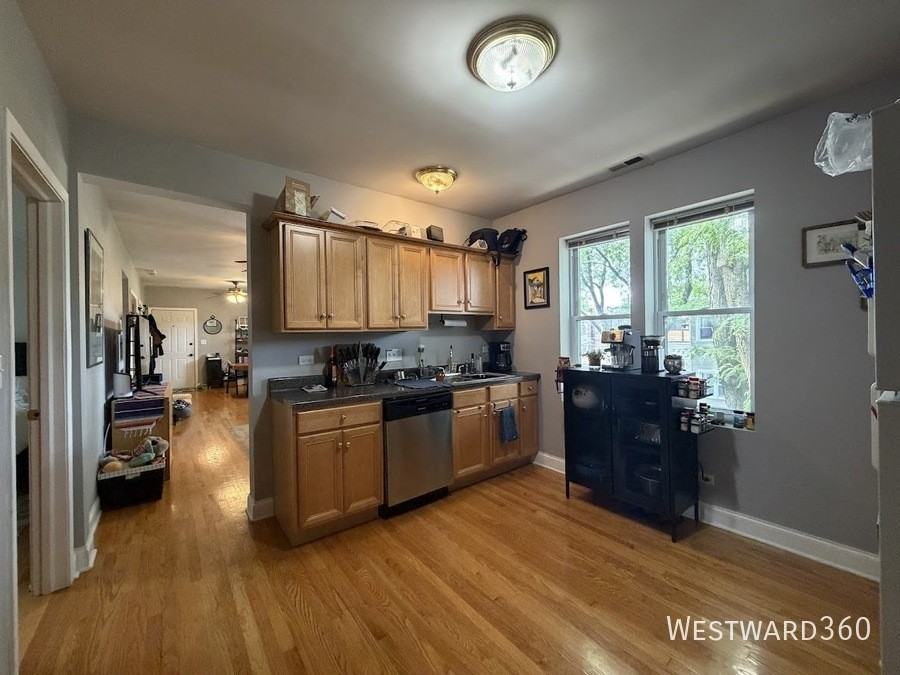 2239 W Cornelia Ave #1 - Photo 5 of 28