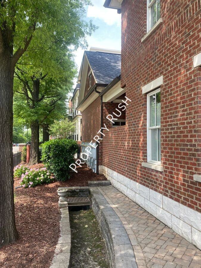 105 E 3rd St - Photo 7 of 41
