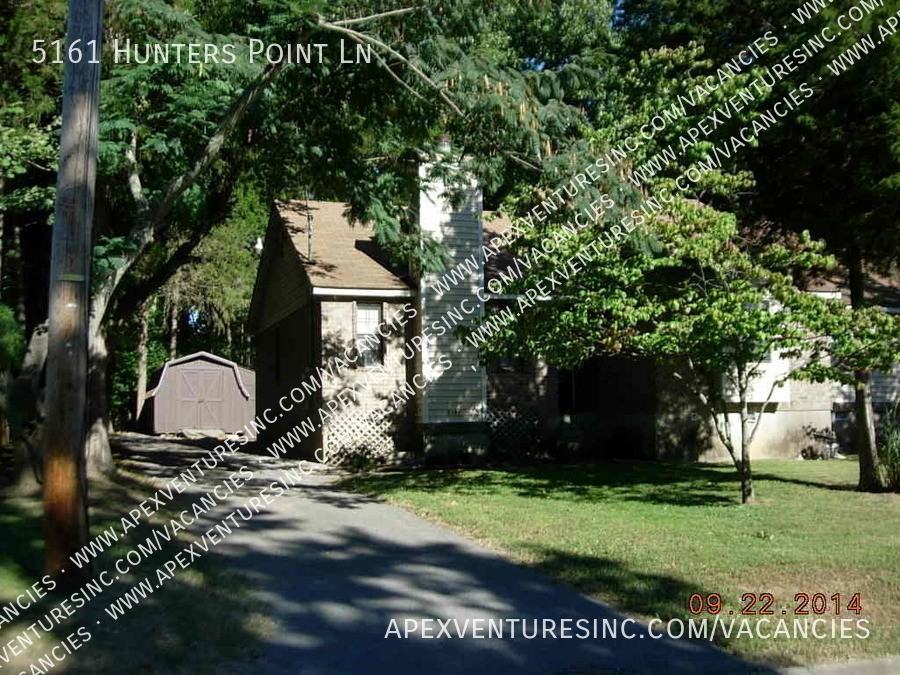5161 Hunters Point Ln - Photo 2 of 6