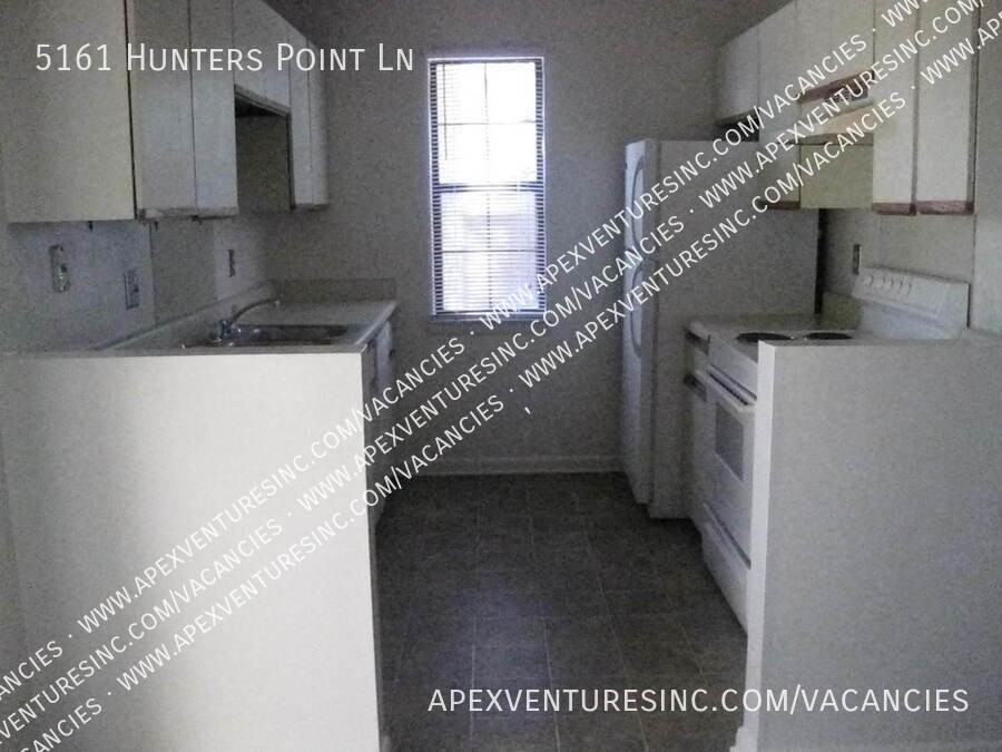 5161 Hunters Point Ln - Photo 4 of 6