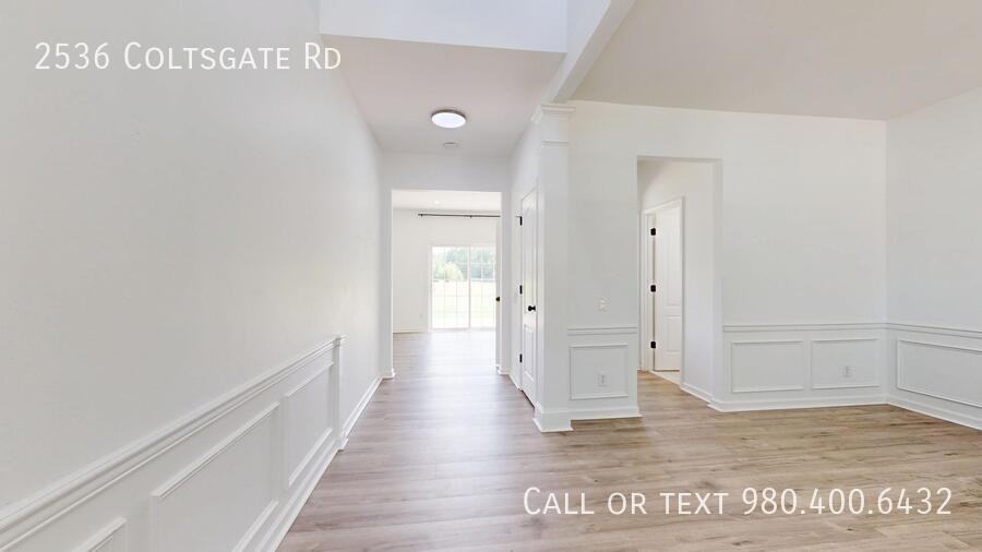 2536 Coltsgate Rd - Photo 4 of 29