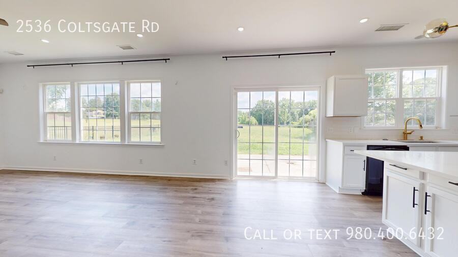 2536 Coltsgate Rd - Photo 7 of 29