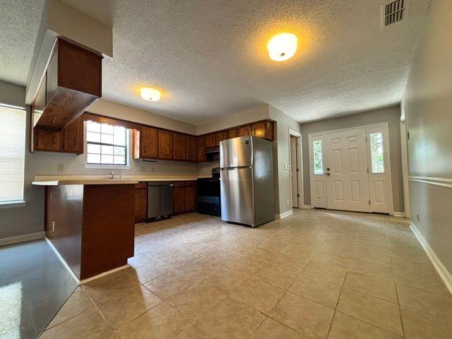 645 Lilly Ln - Photo 7 of 29