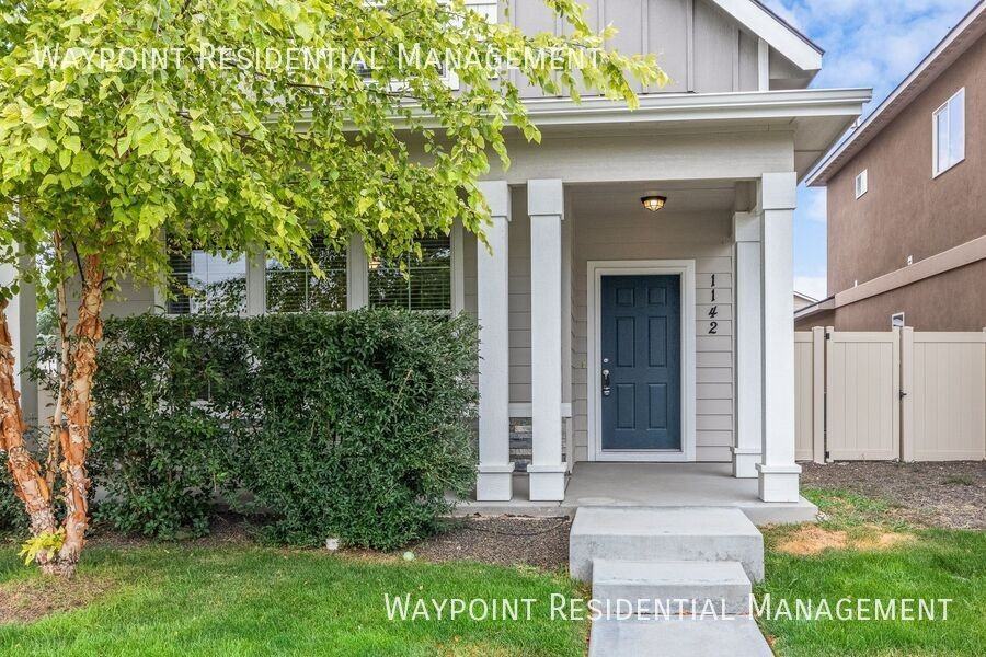 1142 W Parkstone St - Photo 2 of 36
