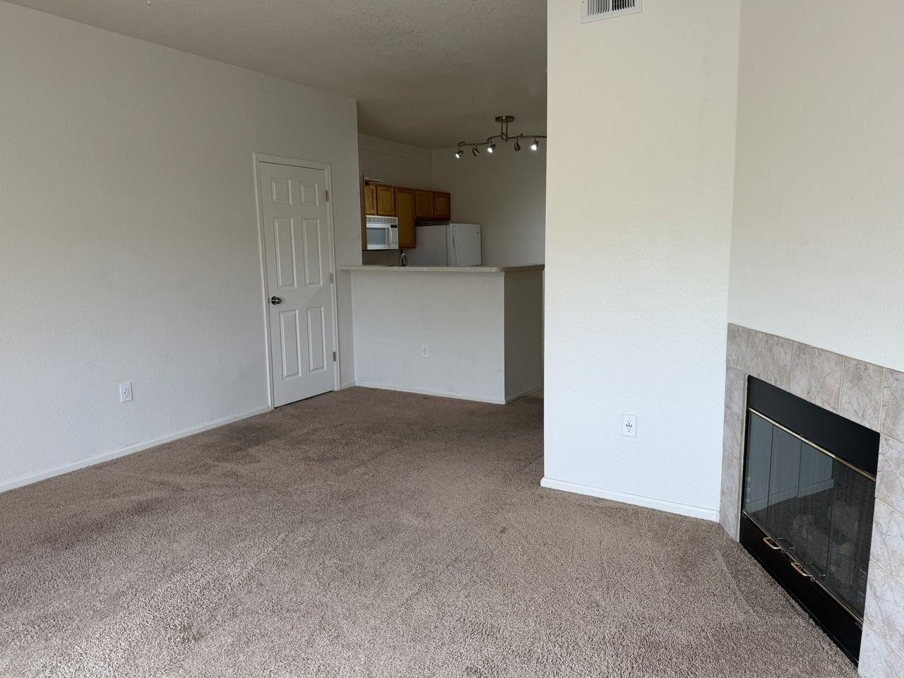 905 S ZENO WAY - Photo 3 of 10