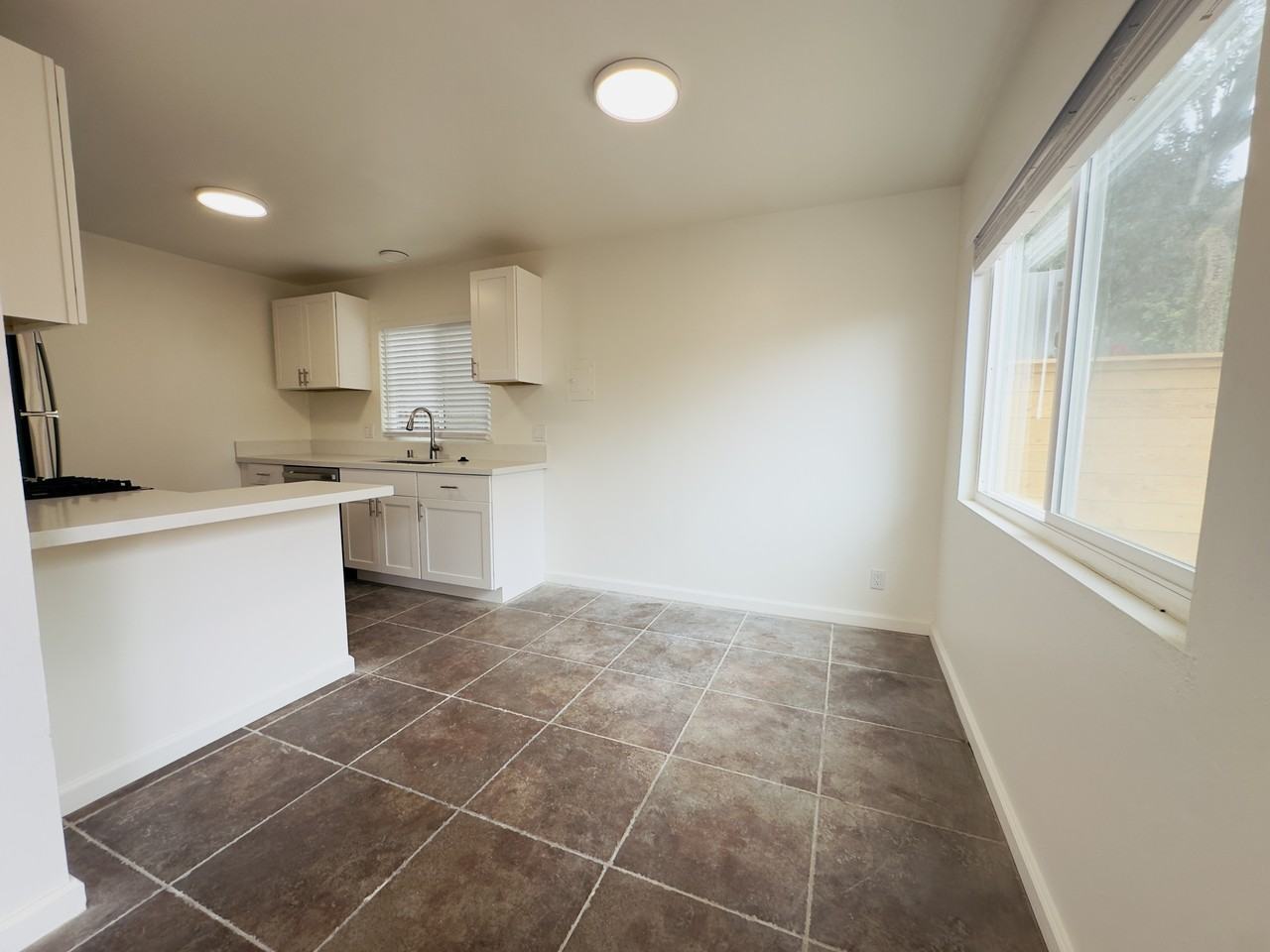 1036 Del Mar Ave - Photo 2 of 8