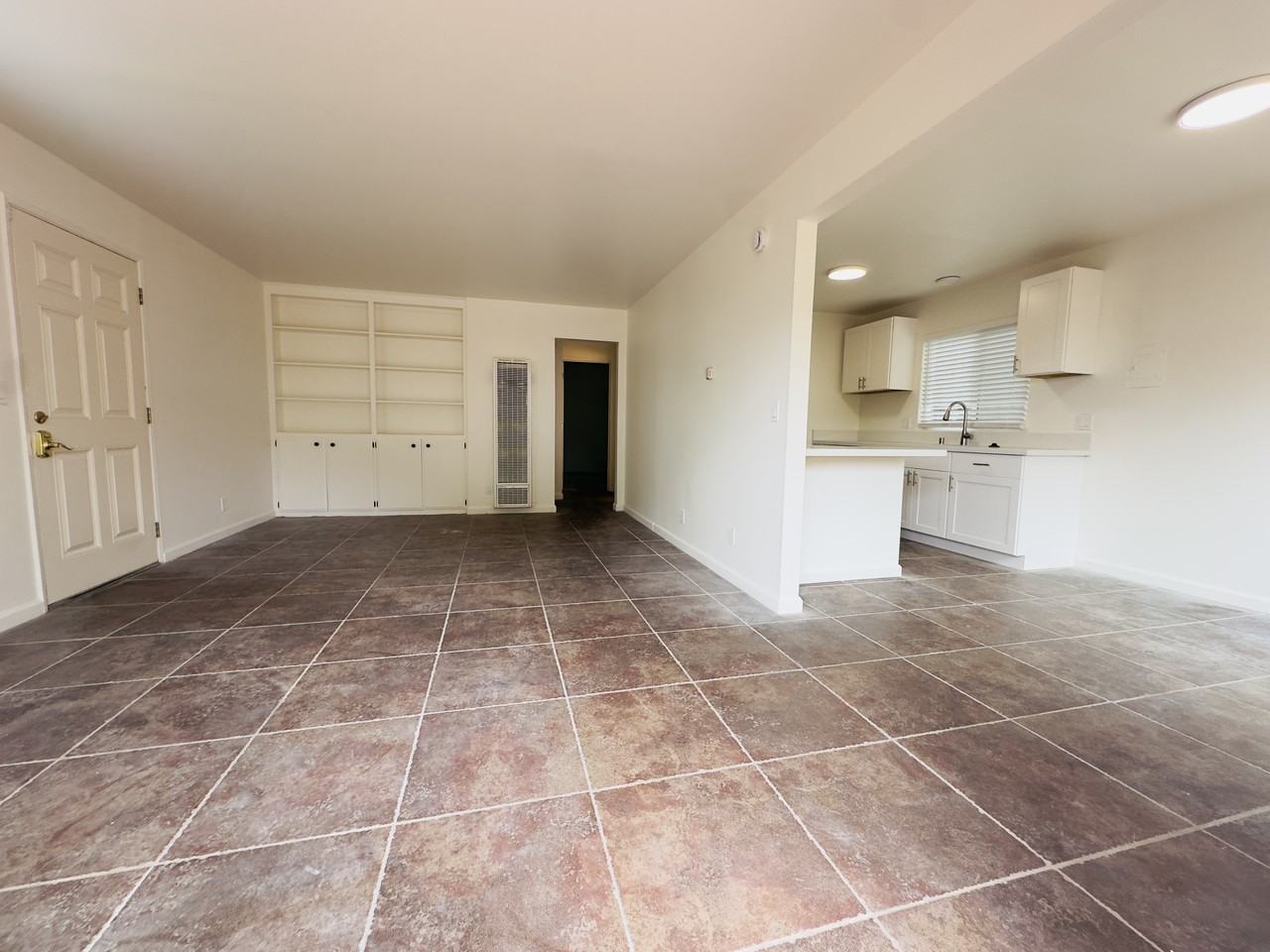 1036 Del Mar Ave - Photo 3 of 8