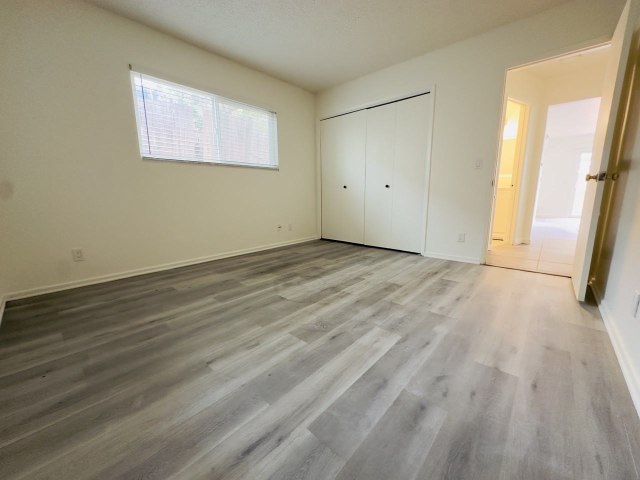 1036 Del Mar Ave - Photo 7 of 8