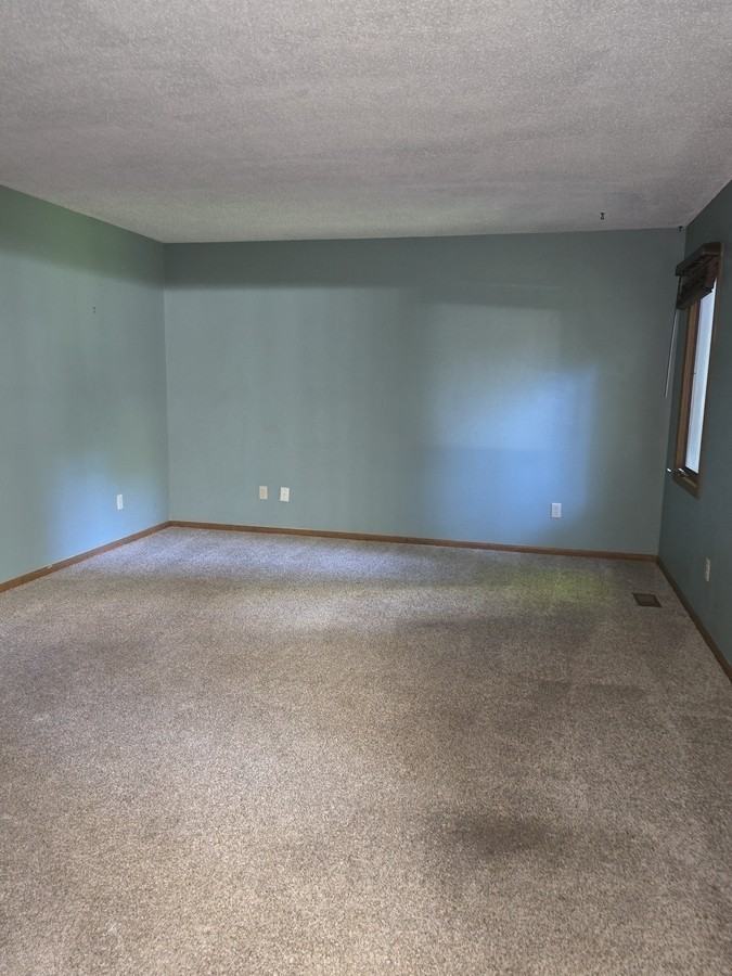 1268 Oakhampton Rd - Photo 7 of 16