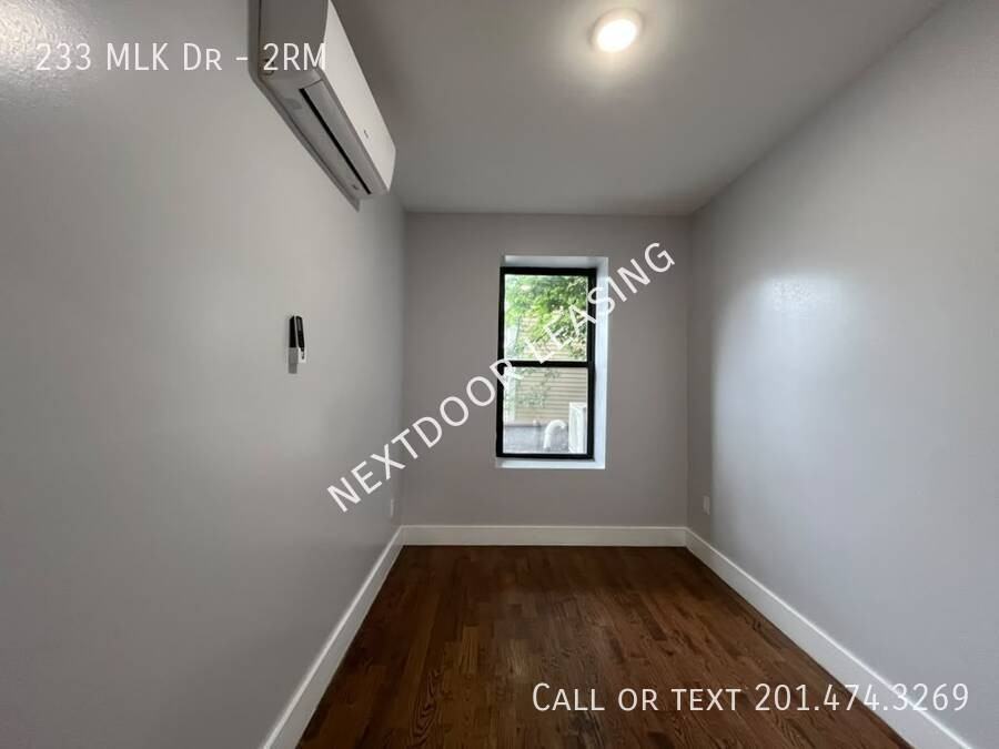 233 Martin Luther King Jr Dr #2RM - Photo 5 of 9