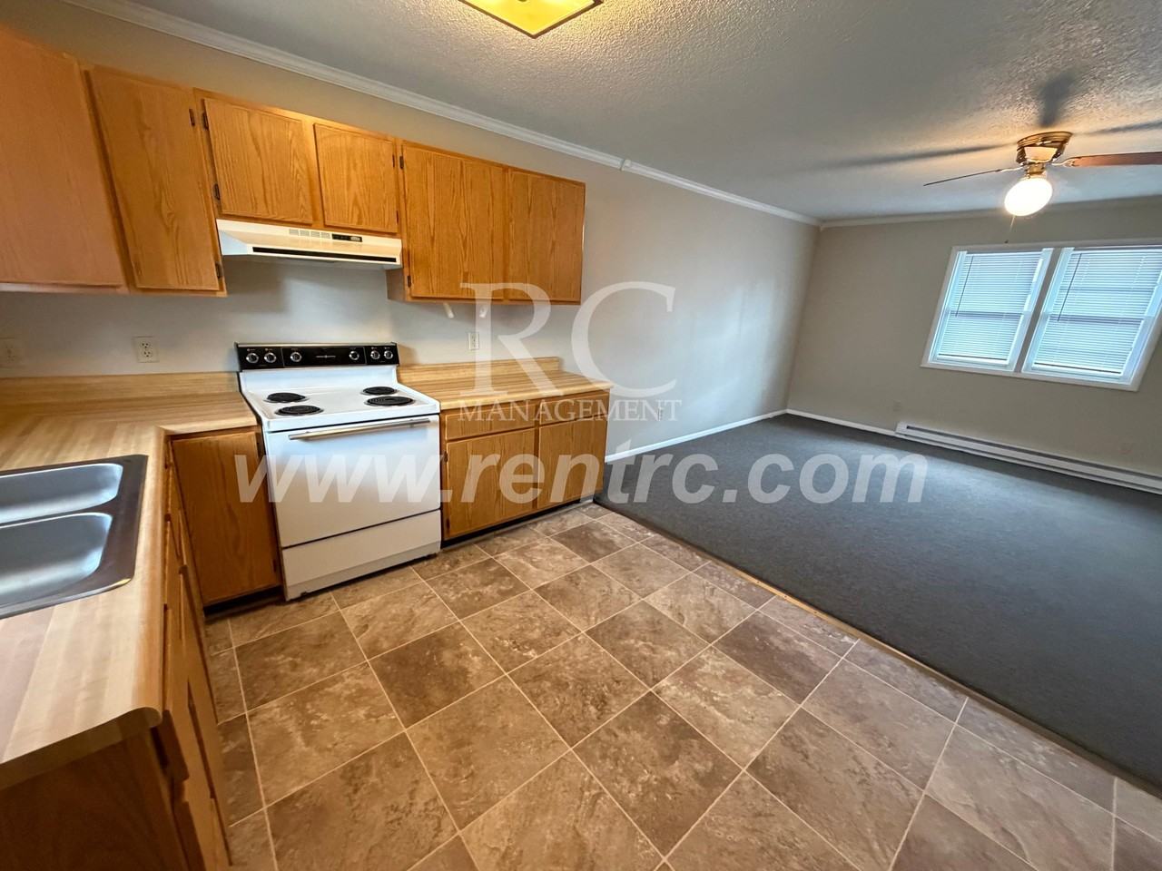 300 Vaught St Apt C2 - Photo 3 of 11