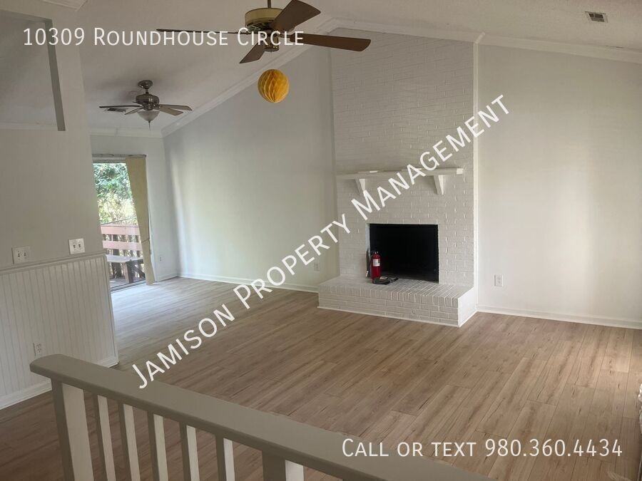 10309 Roundhouse Cir - Photo 2 of 17