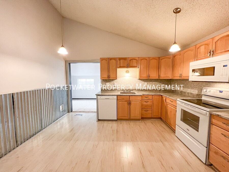 2207 Tulip St - Photo 7 of 18